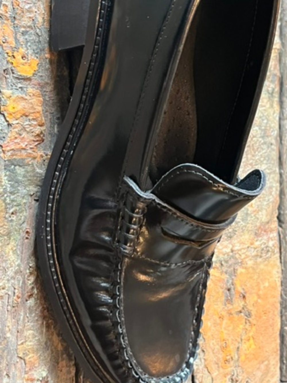G.H. Bass Black Leather Penny Loafer, with a 1.5 block heel, 8M. - Picture 8 of 12